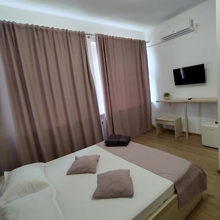 Puzzle Magic Bed and Breakfast Piteşti Buitenkant foto
