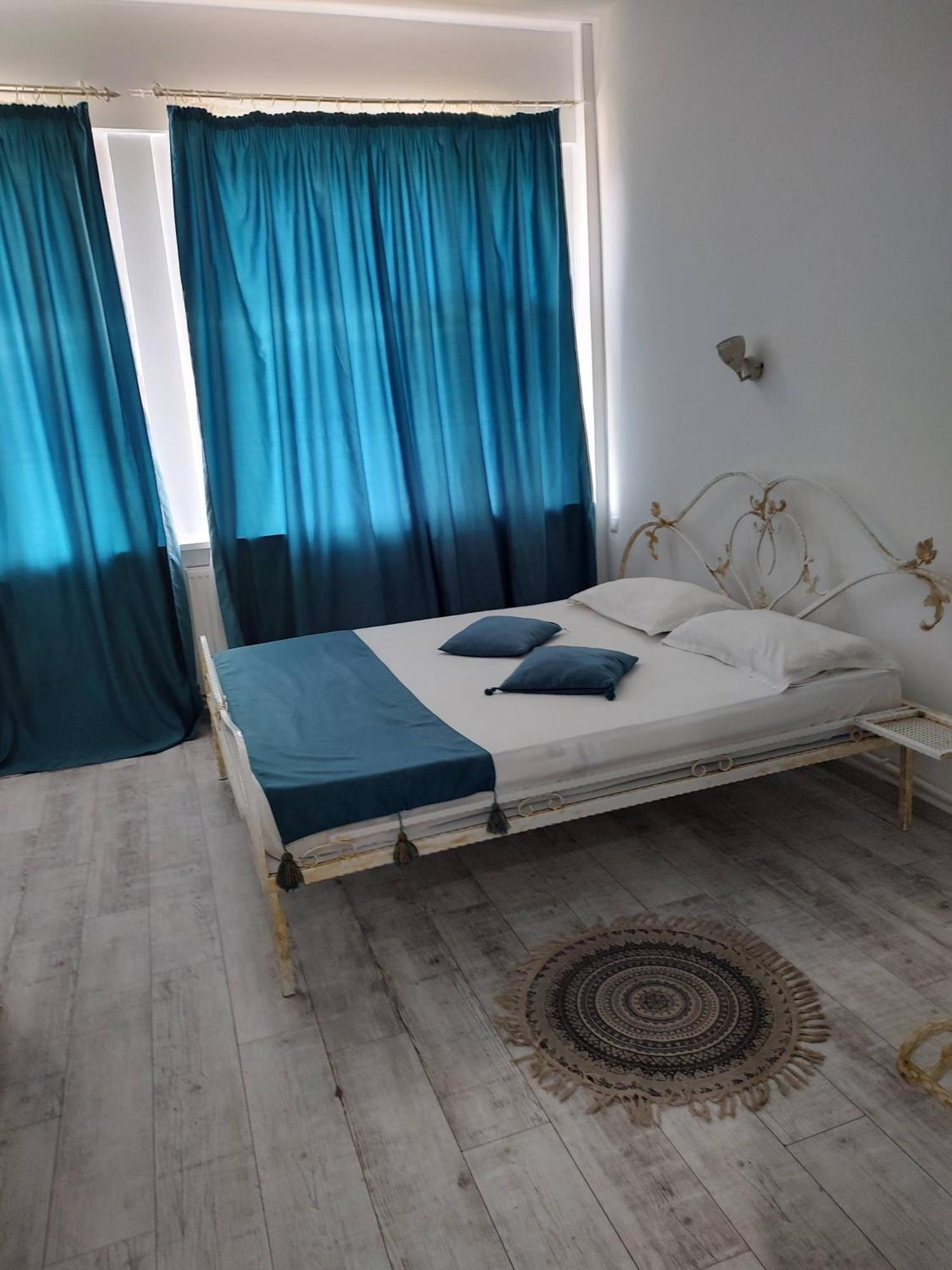 Puzzle Magic Bed and Breakfast Piteşti Buitenkant foto