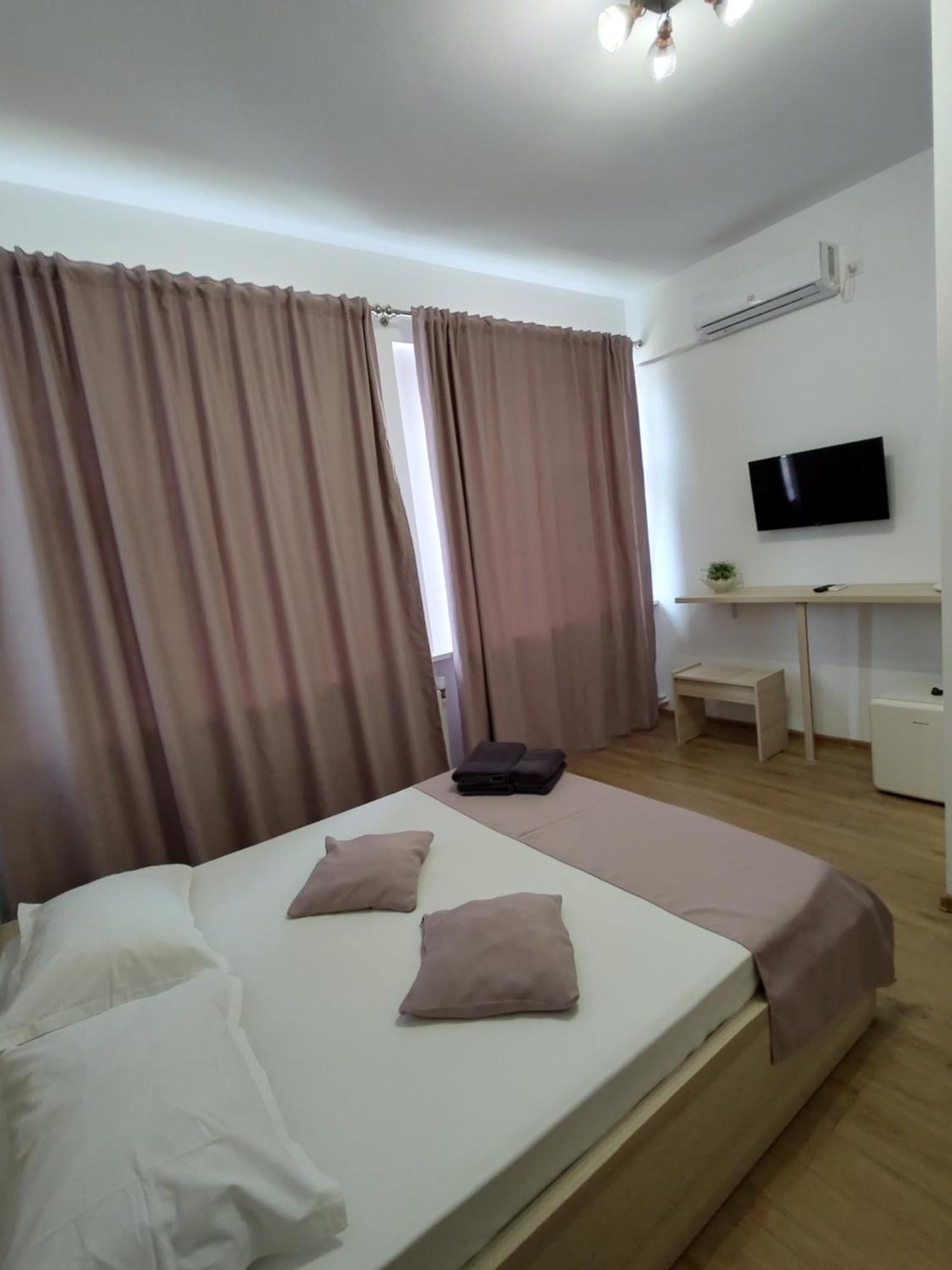 Puzzle Magic Bed and Breakfast Piteşti Buitenkant foto