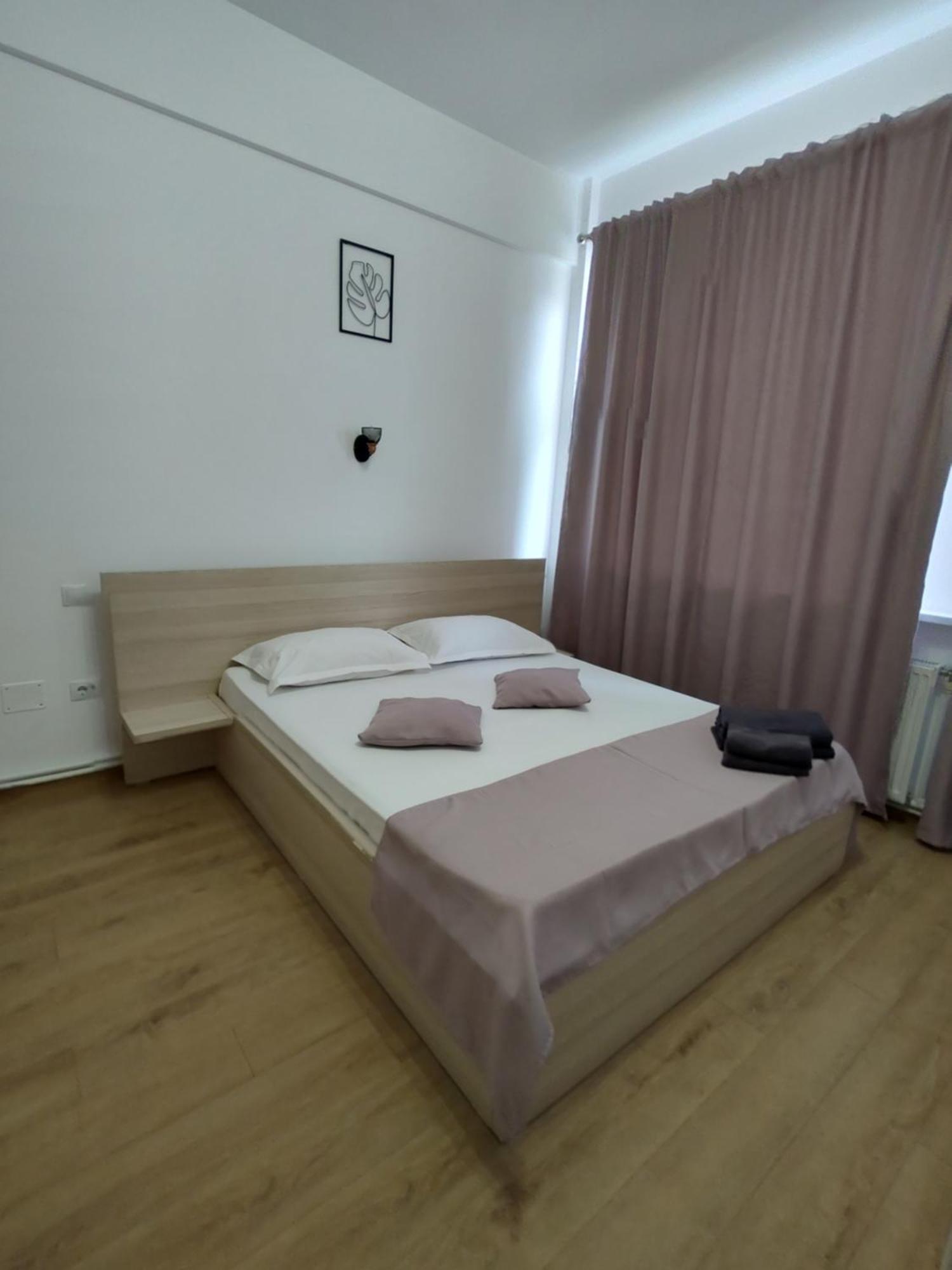 Puzzle Magic Bed and Breakfast Piteşti Buitenkant foto