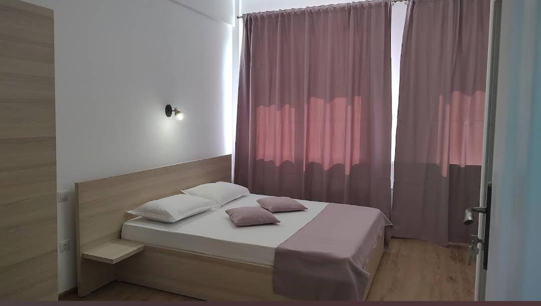 Puzzle Magic Bed and Breakfast Piteşti Buitenkant foto
