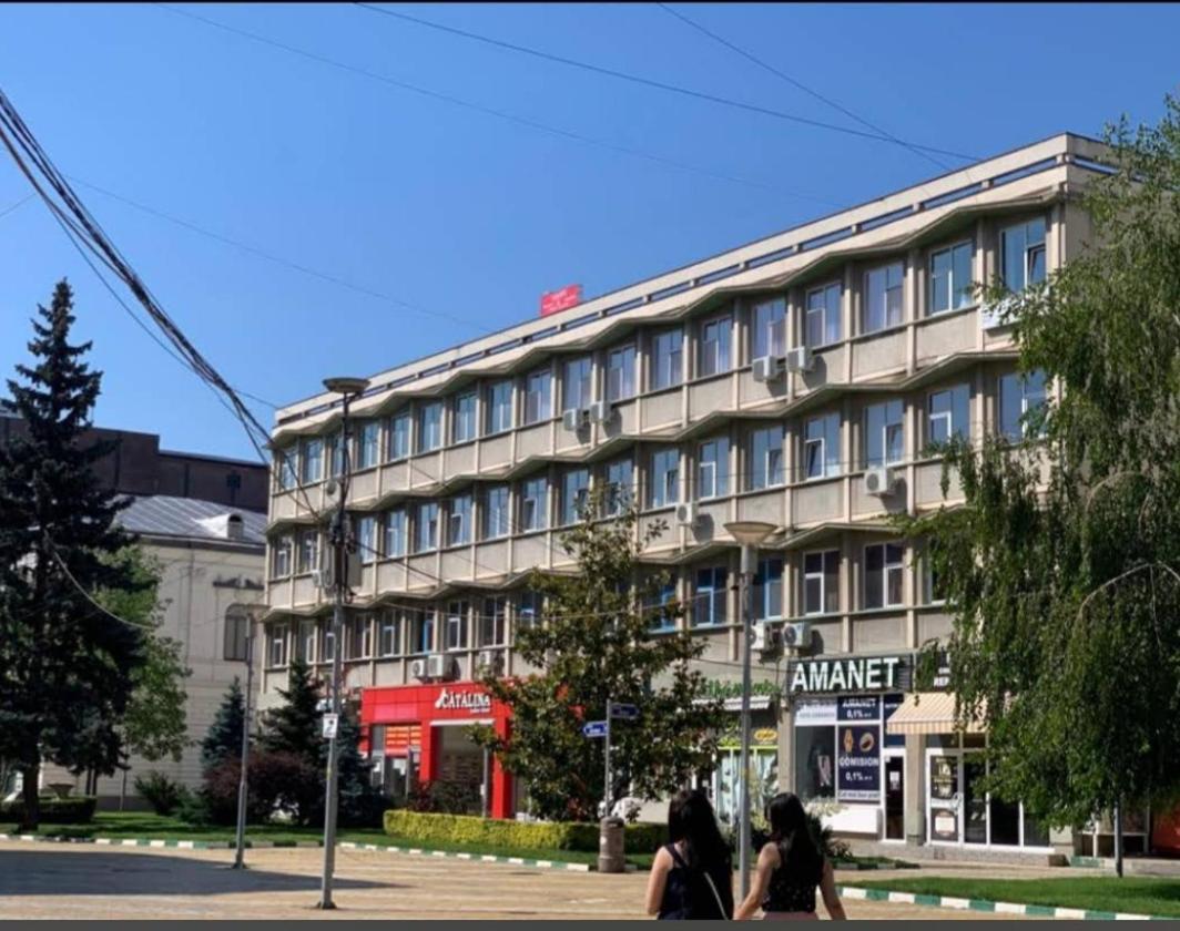 Puzzle Magic Bed and Breakfast Piteşti Buitenkant foto